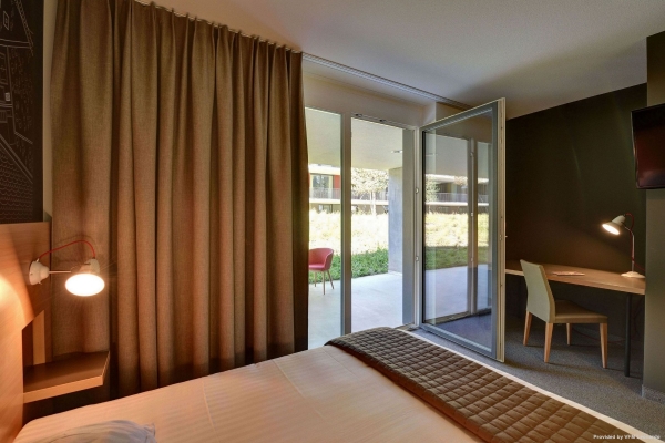 SwissTech Hotel